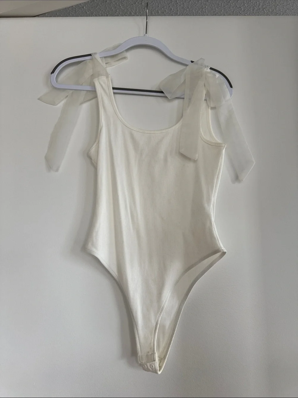 Adorable White Tie Bodysuit Size S